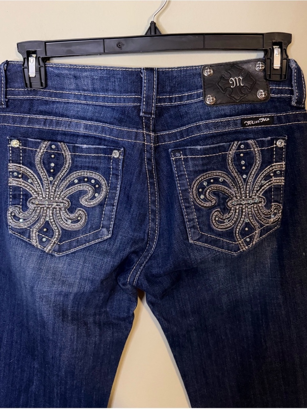 Gorgeous Y2K Miss Me Boot Jeans With Fleur-de-Lis Jeans Pockets 33-1/2” Inseam